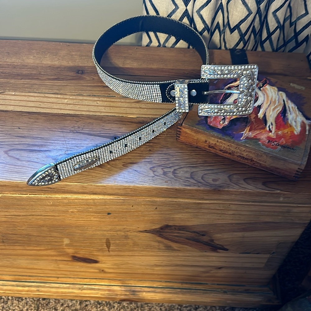 W B  Atlas crystal western belt